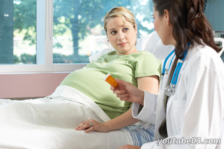​Ученые: беременным следует спать на левом боку