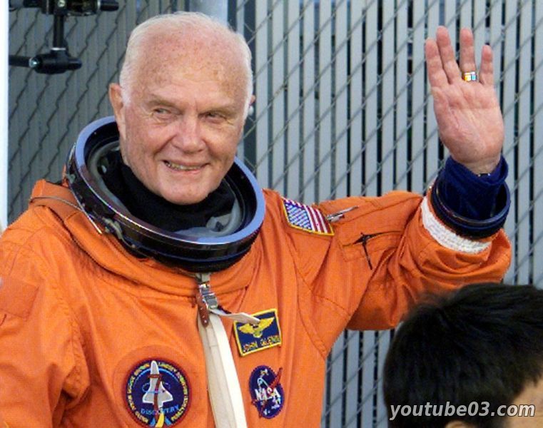 В США умер первый американский астронавт Джон Гленн