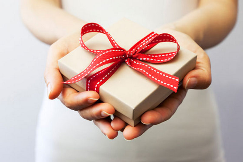 Как заставить мужчину дарить подарки: топ-5 советов