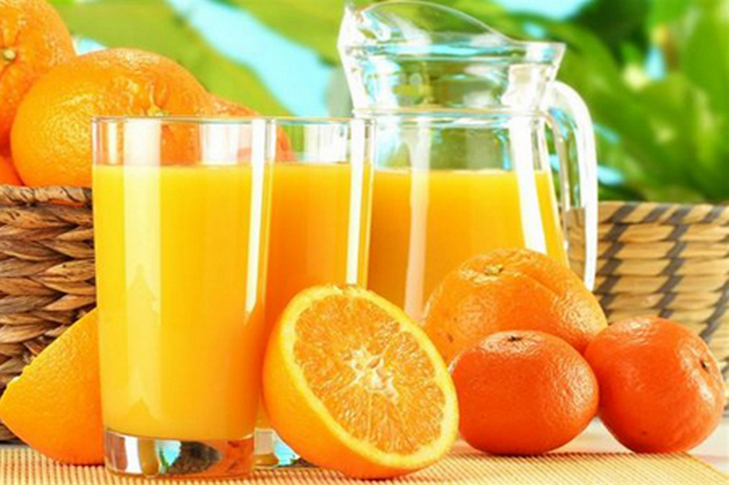 Апельсиновый сок полезен для людей с проблемами позвоночника