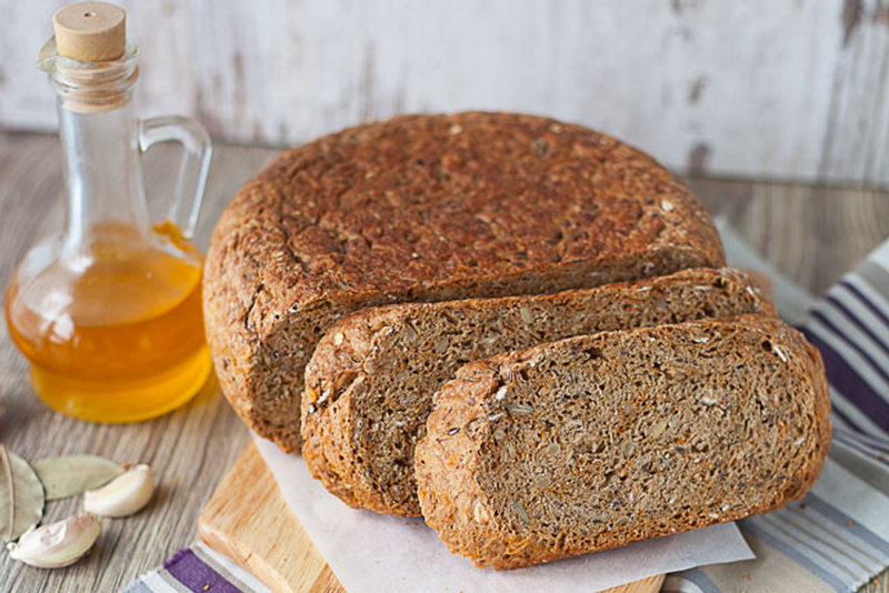 Цельнозерновой хлеб рецепт без дрожжей в духовке. Хлеб немецкий многозерновой. Цельнозерновой хлеб Германия. Хлеб Кернброт. Немецкий хлеб злаковый.