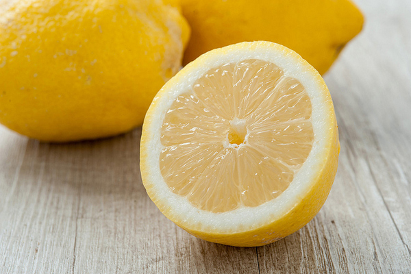 Удивительные и полезные свойства лимона