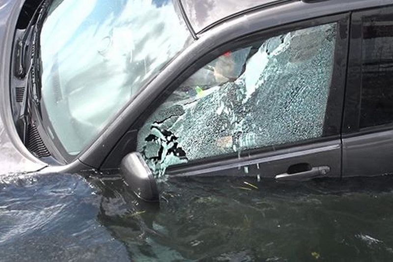 Какую опасность могут таить в себе автомобильные стекла