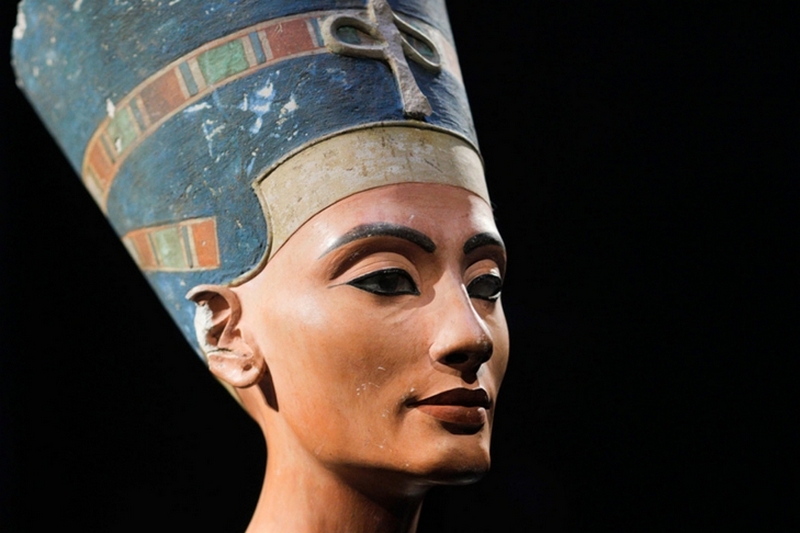 Ученые восстановили запах духов царицы Древнего Египта