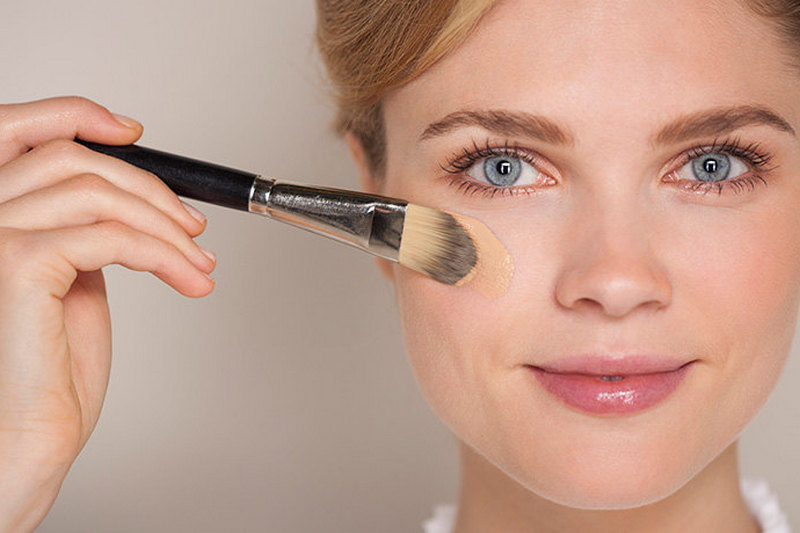 Как правильно наносить тон - основу под макияж